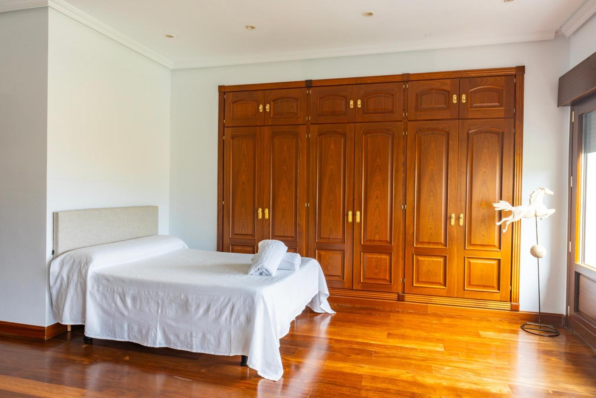 Mansion Con Jacuzzi A 40 Grados, Gran Piscina Y Padel El Tiemblo Exterior foto