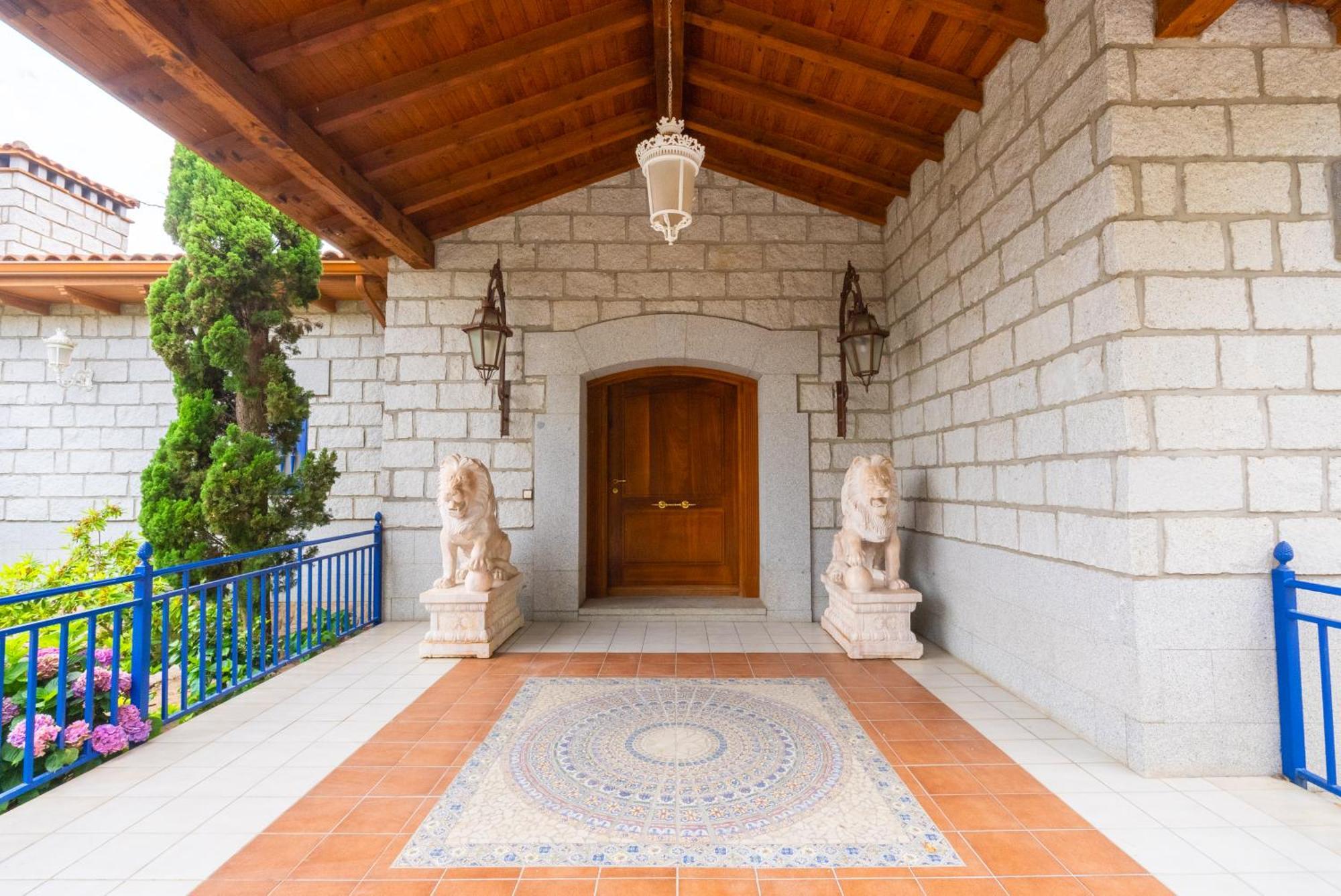 Mansion Con Jacuzzi A 40 Grados, Gran Piscina Y Padel El Tiemblo Exterior foto