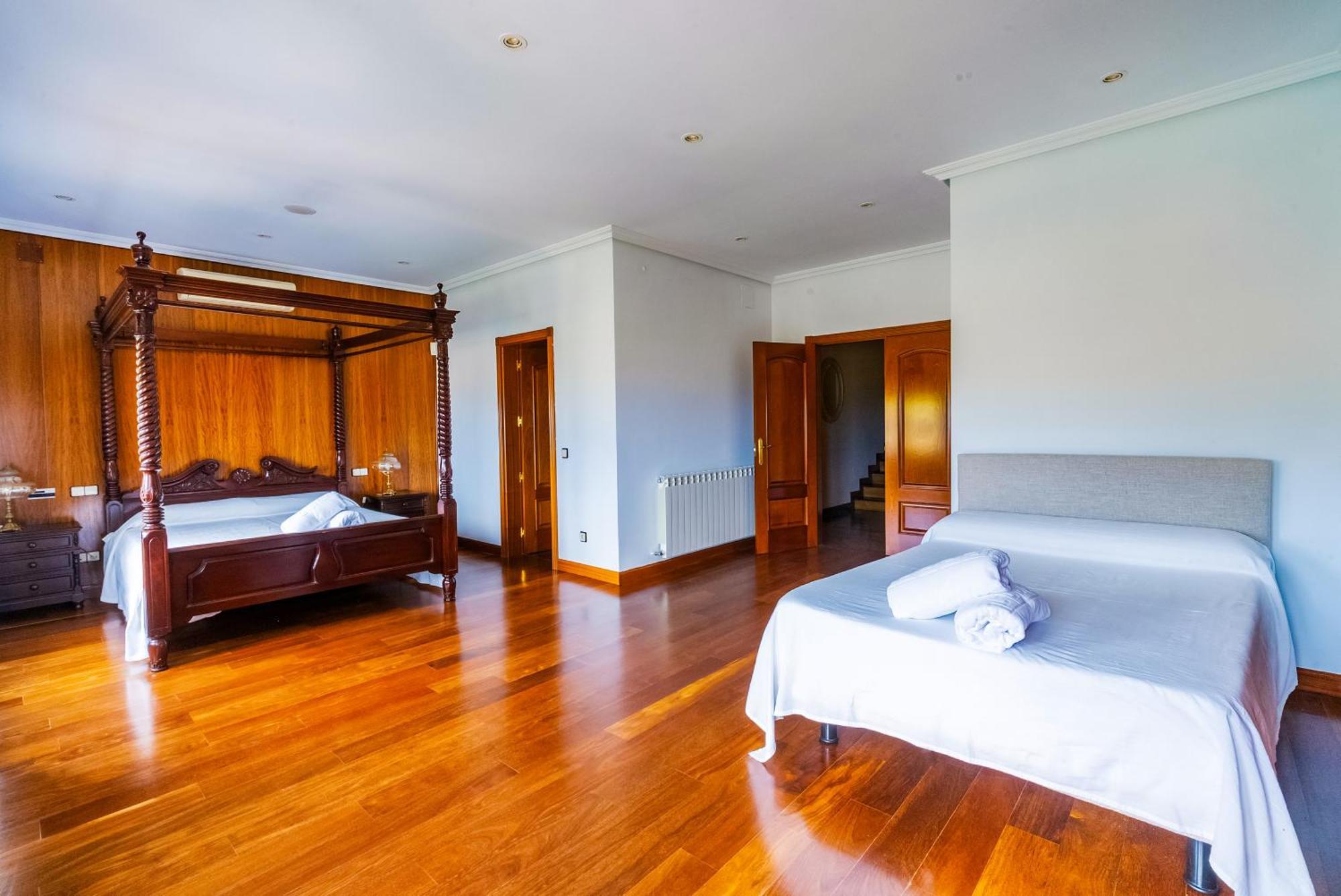 Mansion Con Jacuzzi A 40 Grados, Gran Piscina Y Padel El Tiemblo Exterior foto