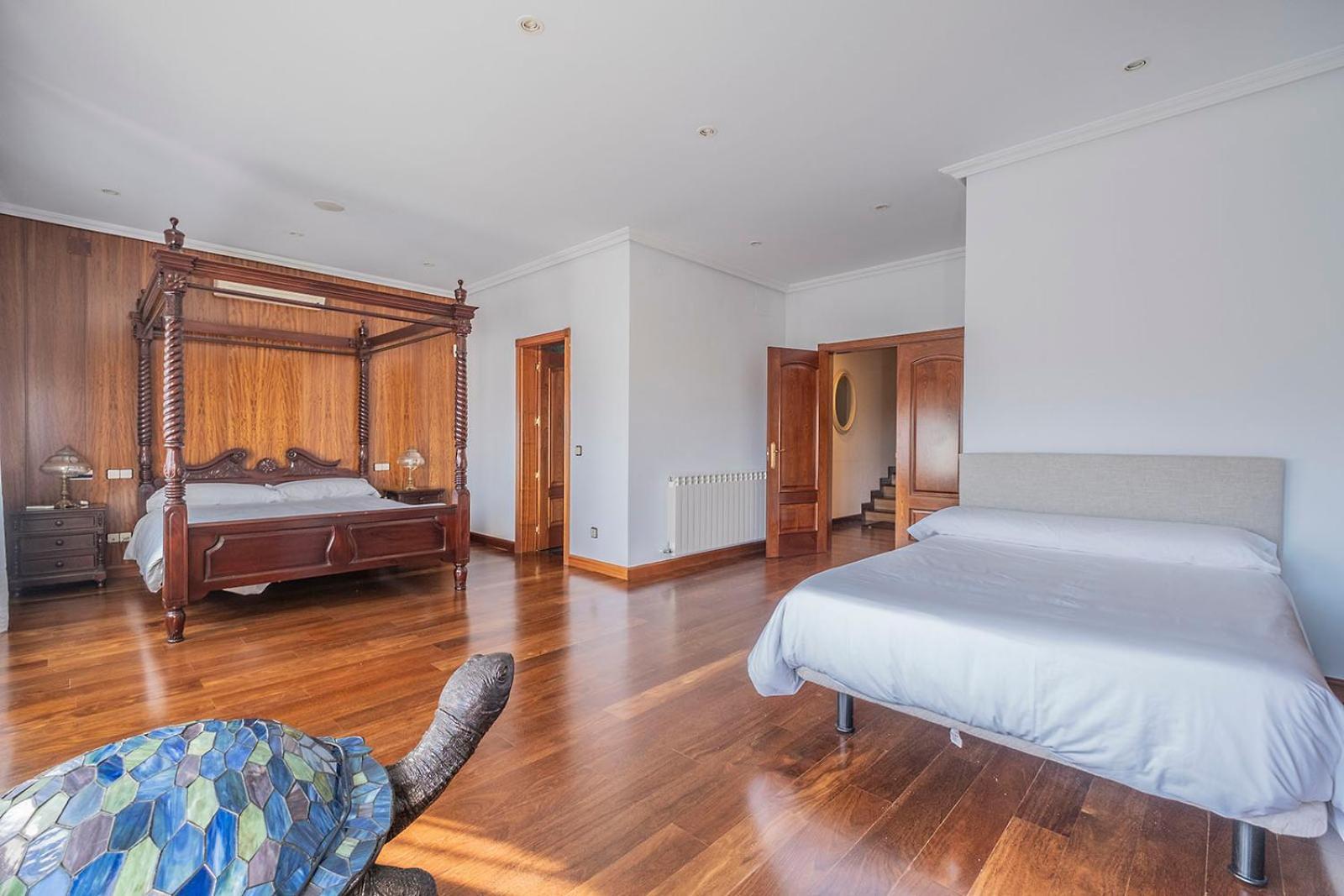 Mansion Con Jacuzzi A 40 Grados, Gran Piscina Y Padel El Tiemblo Exterior foto