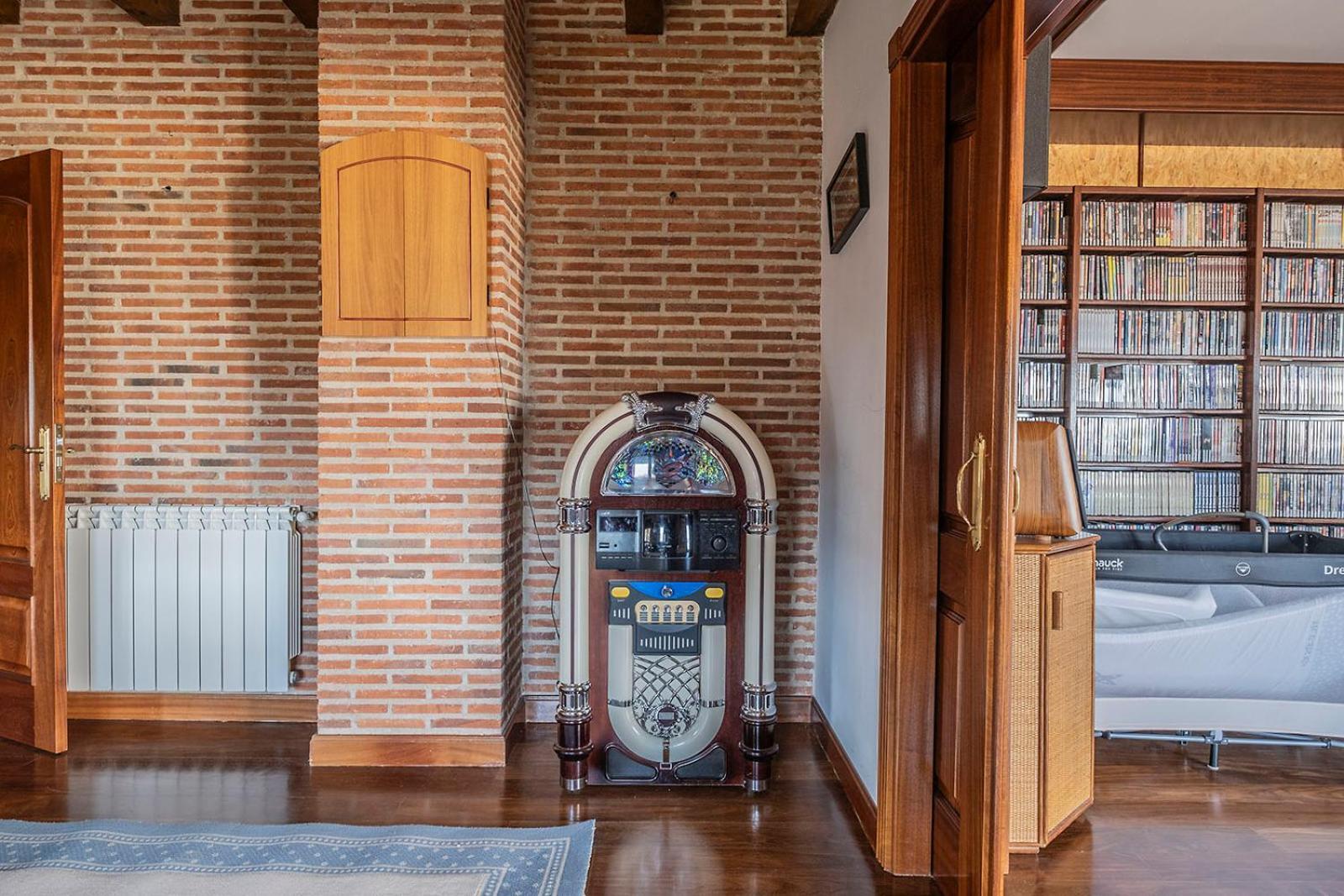 Mansion Con Jacuzzi A 40 Grados, Gran Piscina Y Padel El Tiemblo Exterior foto