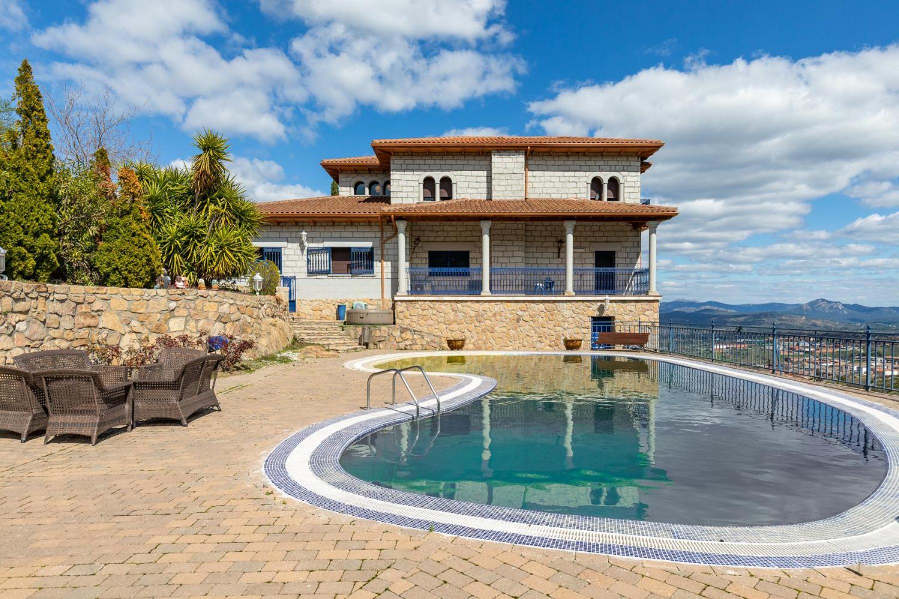 Mansion Con Jacuzzi A 40 Grados, Gran Piscina Y Padel El Tiemblo Exterior foto