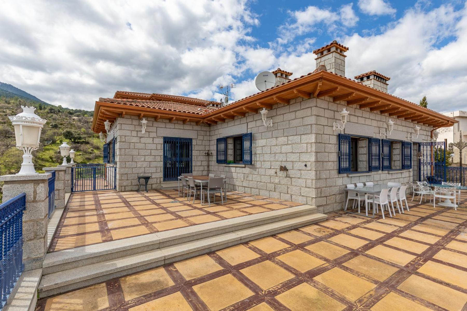 Mansion Con Jacuzzi A 40 Grados, Gran Piscina Y Padel El Tiemblo Exterior foto